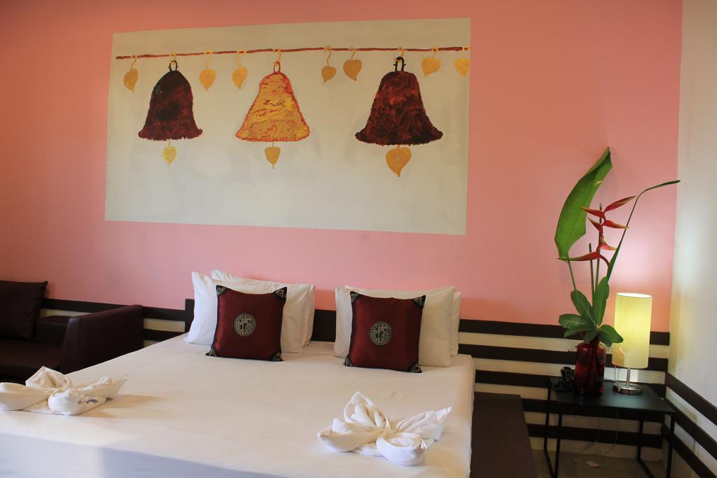 Mook Anda Hotel Phuket Екстериор снимка