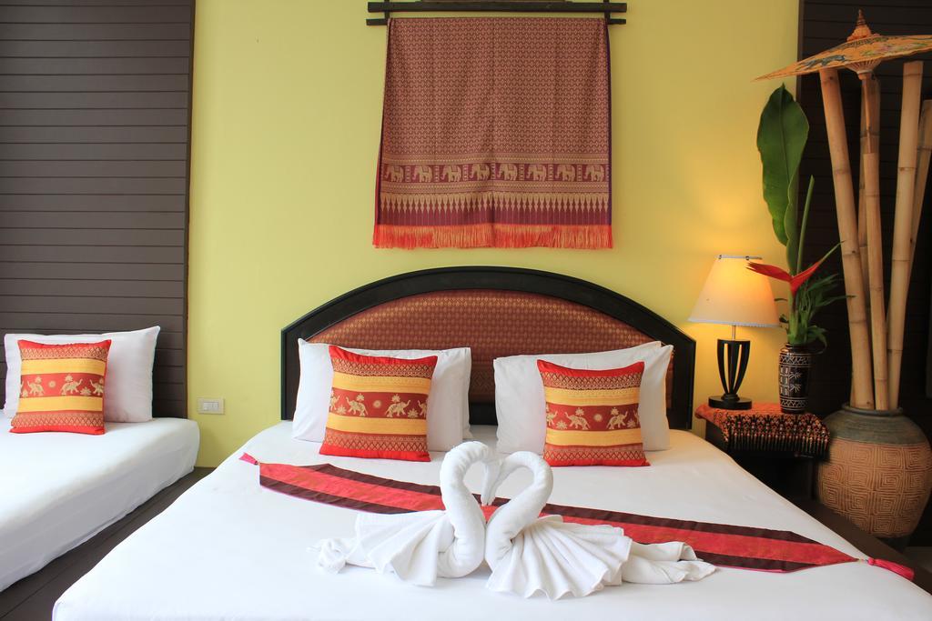 Mook Anda Hotel Phuket Екстериор снимка