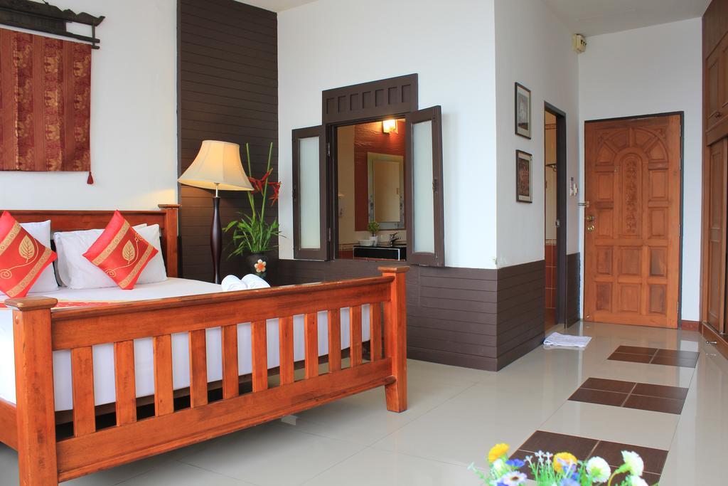 Mook Anda Hotel Phuket Екстериор снимка