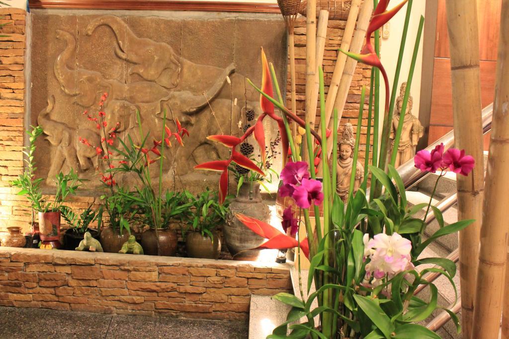 Mook Anda Hotel Phuket Екстериор снимка