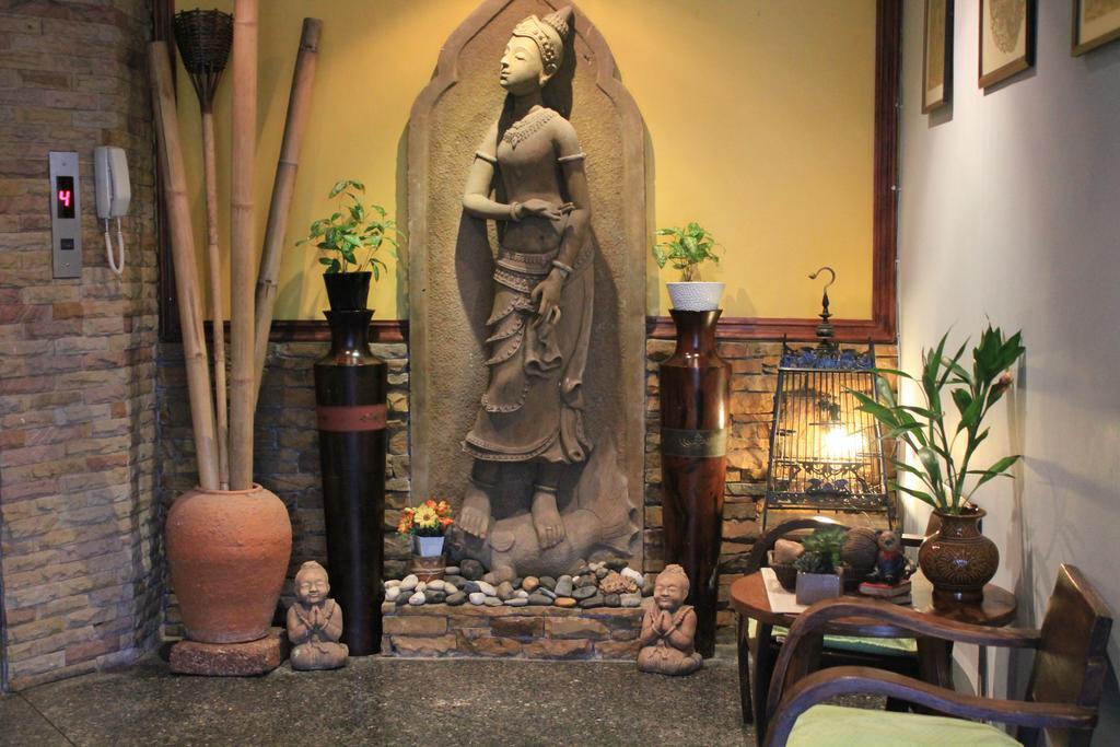 Mook Anda Hotel Phuket Екстериор снимка