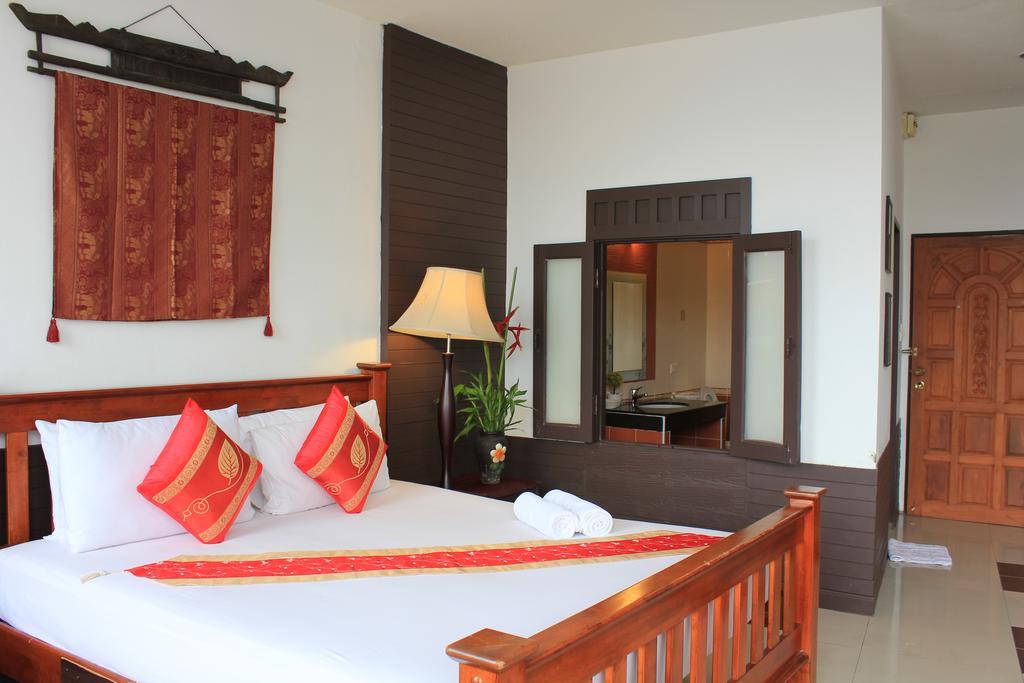 Mook Anda Hotel Phuket Екстериор снимка