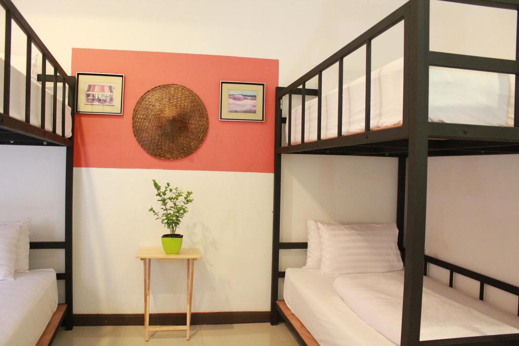 Mook Anda Hotel Phuket Екстериор снимка