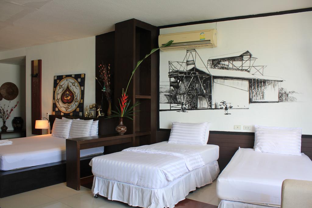 Mook Anda Hotel Phuket Екстериор снимка
