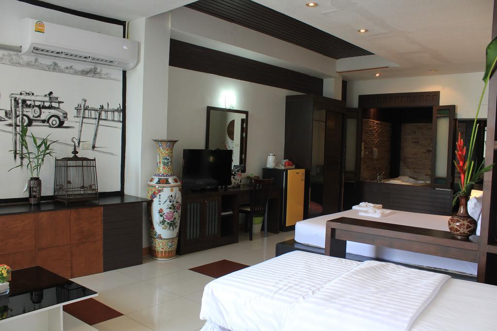 Mook Anda Hotel Phuket Екстериор снимка