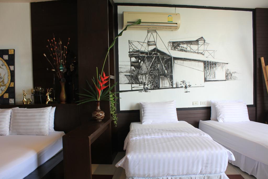 Mook Anda Hotel Phuket Екстериор снимка